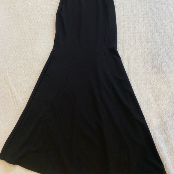 Black halter dress - Picture 2 of 5